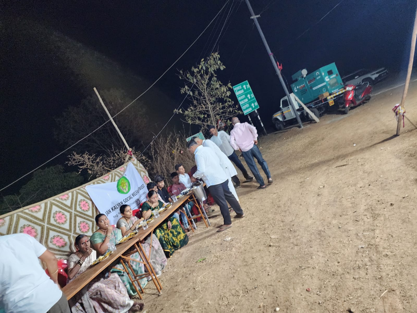 Highway langar for travellers and labourers